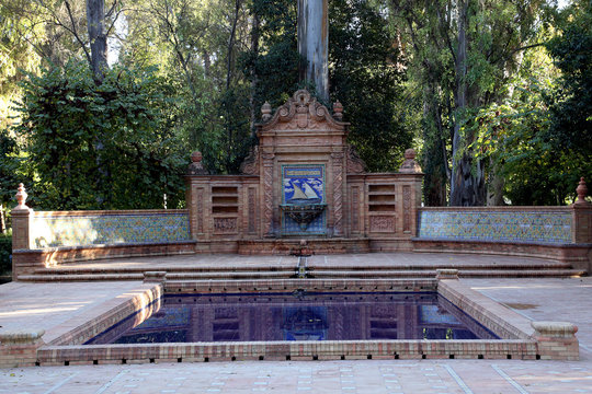 Maria Luisa-Park - Rondell der Br&uuml;der Alvarez Quintero