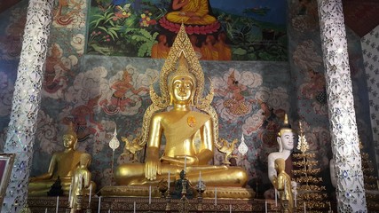 Fototapeta na wymiar Wat Prathat Cho Hae statue of the Buddhism