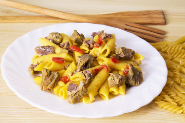macaroni stew with meat, pasta