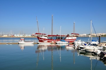 Fototapeta premium Im Hafen von Ferragudo