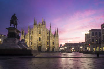 Fototapeta na wymiar Milan, Italy: Piazza Duomo with the Milan cathedral at dawn