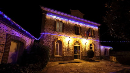 Mairie de Fontaine-sous-Jouy (Eure), nuit de Noël