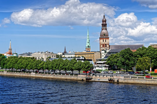 Panorama Riga mit Blick auf Dom und St. Jakobs-Kathedrale, Lettland
