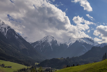 Fototapeta na wymiar Landschaft in Österreich