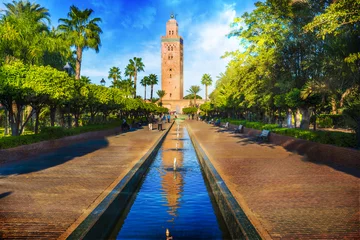 Papier Peint photo Maroc Minaret de la mosquée Koutoubia au quartier de la médina de Marrakech, Maroc