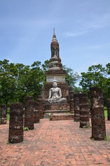 Naklejka premium OLD SUKHOTHAI BOUDDHA ASSIS WAT SA SI THAÏLANDE 