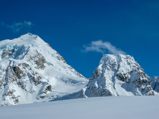 Fototapeta na wymiar Mountain Peaks in Alaska Range