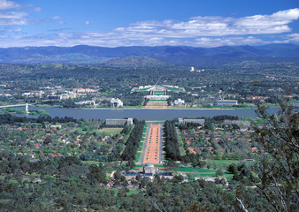 Obraz premium Canberra and new Parliament house and war memorial...