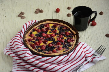 cranberry and blueberry tart
