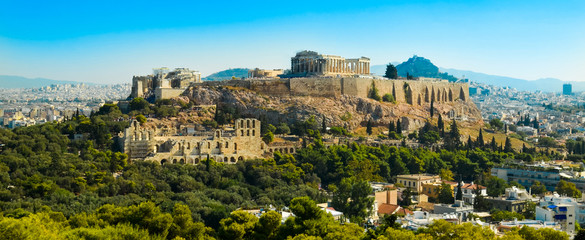 Parthenon Akropolis unter Pinien Athen Griechenland