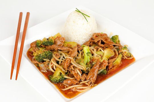 Rindfleisch mit Brokkoli und Reis