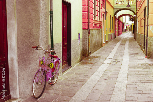 Viaggio in bicicletta nei vicoli di Spotorno