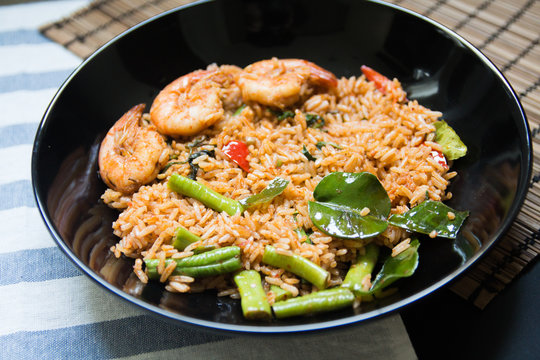 Red curry fried rice with prawn