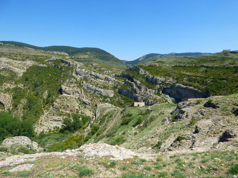 Cañada de Benatanduz, pueblo de España, en la provincia de Teruel, Comunidad Autónoma de Aragón, de la comarca del Maestrazgo.