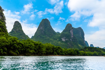 The beautiful landscapes and rivers and rivers of the Lijiang River in Guilin