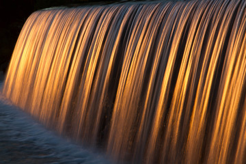 CASCADE TOMBEE DE LA NUIT