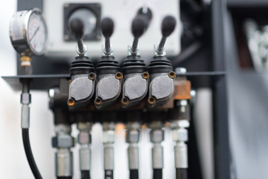 Control crane, The Lever hydraulic control crane.