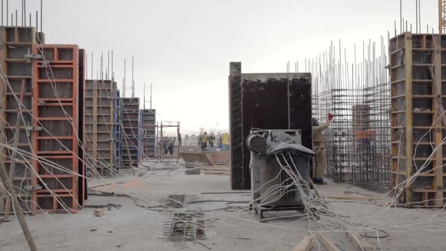 Building of the building in winter