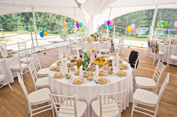 Prepared for the celebration of the wedding a huge tent outdoors 10000.