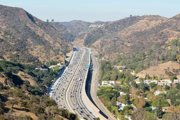 Tuinposter View over San Diego freeway in Los Angeles. © Alizada Studios