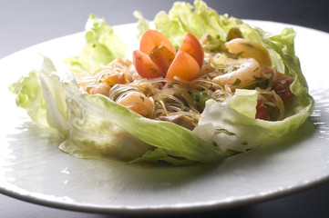 Ensalada de fideos de soja estilo Tailandés (Yam Wun-Sen) 
