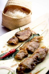 Mu ping, brochetas de cerdo a la parrilla