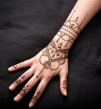 Henna Tattoo On Hands Images – Browse 79,768 Stock Photos, Vectors, and  Video | Adobe Stock