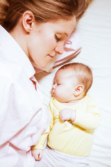 co-sleeping mother and baby