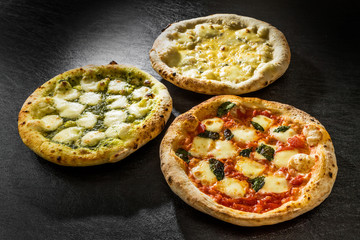 一般的なピッツア　典型的なイタリア料理　Mix pizza Italian food