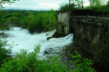 waters of Lake George flowing to Lake Champlain  Ticonderoga N.Y. - obrazy, fototapety, plakaty