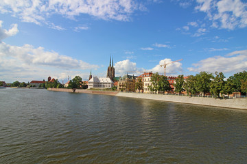 Fototapeta na wymiar Vega del río Oder, Wroclaw, Polonia