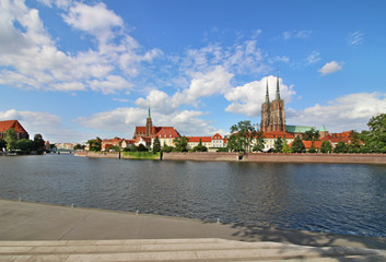 Obraz premium Catedral y río en Wroclaw, Polonia