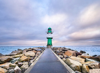 Warnemünde - Mole © Thomas Franik