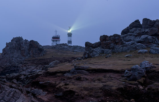phare du creach &agrave; ouessant de nuit