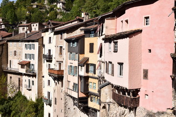 Maisons suspendues à Pont-en-Royans