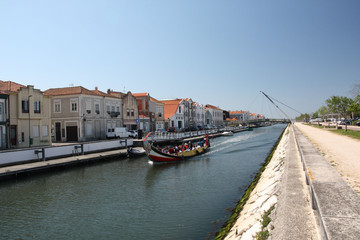 Portugal, ballade en moliceiro sur le canal d'Aveiro