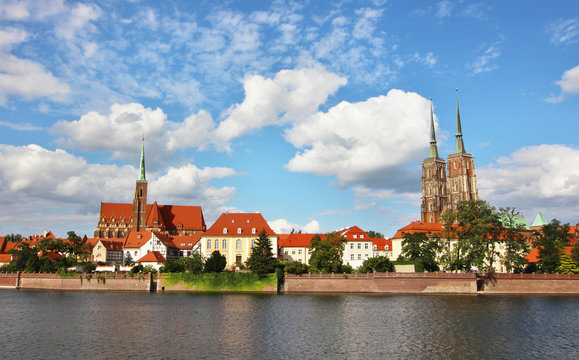 รูปภาพBreslavia – เลือกดูภาพถ่ายสต็อก เวกเตอร์ และวิดีโอ343 | Adobe Stock