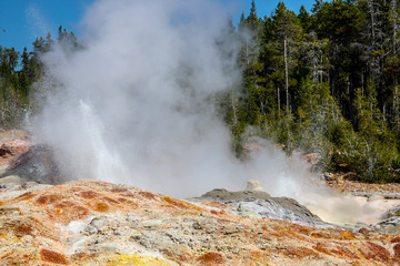 Yellowstone National Park UNESCO World Heritage geysers this must-see during your vacation in America mustsee