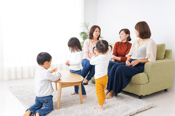 Mothers and children friends