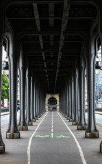 &Uuml;berdachter Gehweg 