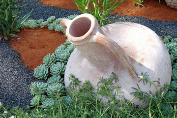 amphore im garten