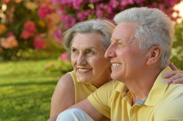  senior couple smiling 
