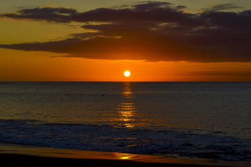 Coucher de soleil sur Floreana, Archipel des Galapagos, Équateur
