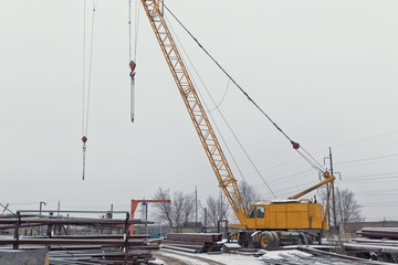 loading of steel products and tubes with crane