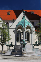Kempten, Allgäu, Schwaben, Bayern, St. Mang-Kirche, Jugendstilbrunnen