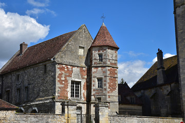 Fototapeta na wymiar Maison médiévale à Senlis, France