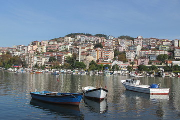 Fototapeta na wymiar harbor city and boats