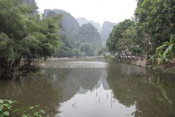 Fototapeta na wymiar countryside vietnam, ninh binh, tam coc