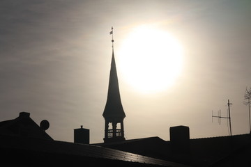 kirchturm im sonnenuntergang