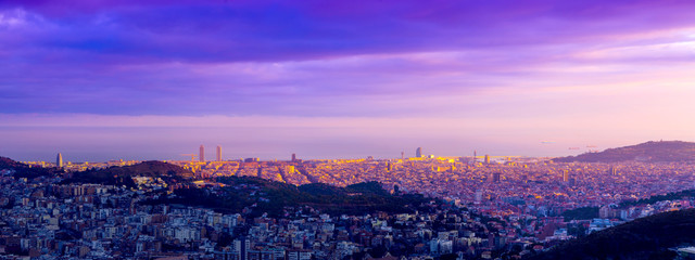 Barcelona skyline at the golden hour - obrazy, fototapety, plakaty